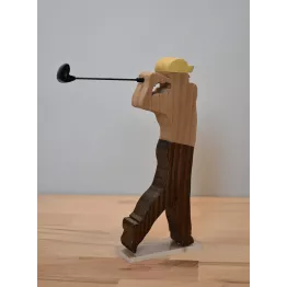 Figurine en bois de golfeur