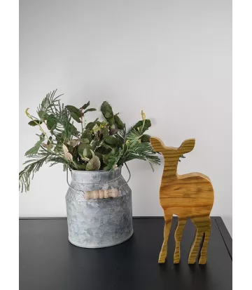 Petite figurine biche en bois recyclé.