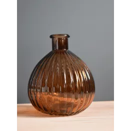 Petit vase en verre strié, rond de couleur Cognac