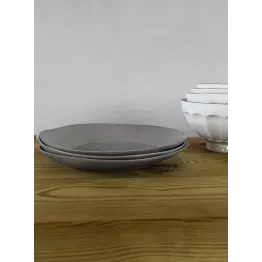 Assiette plate grise en grès diamètre 22 cm finition main