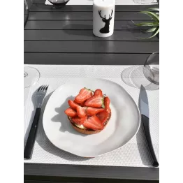 Assiette blanche en grès diamètre 22 finition main