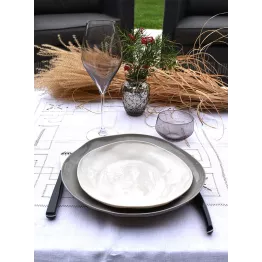 Assiette blanche en grès diamètre 22 finition main