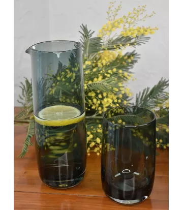 Carafe verte en verre soufflée
