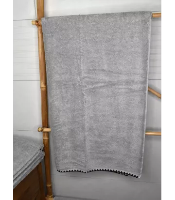 Drap de bain coton gris béton modèle Issey