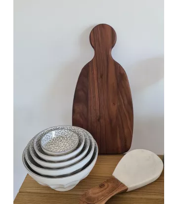 Petite planche à découper en noyer
