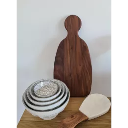 Petite planche à découper en noyer