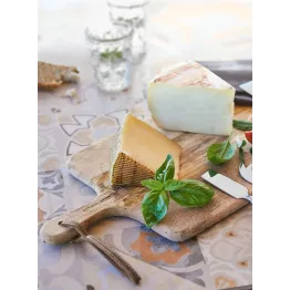 Planche à découper bois brut avec sangle cuir