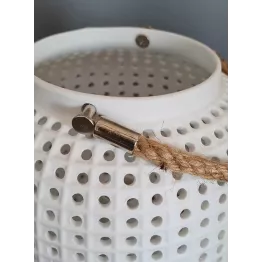 Petite lampe blanche ronde ajourée