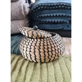 Petite panière de rangement avec couvercle