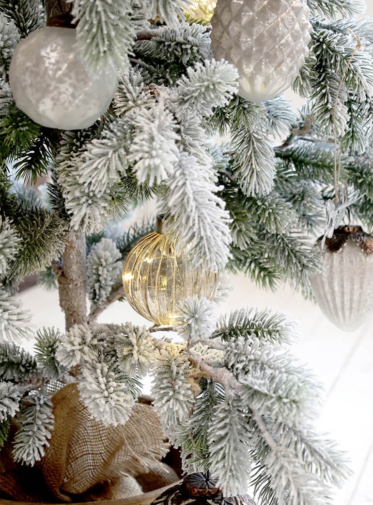 Boule blanche de noël