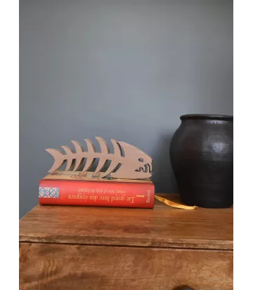 Figurine de squelette de poisson peint en bois recyclé