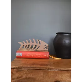 Figurine de squelette de poisson peint en bois recyclé