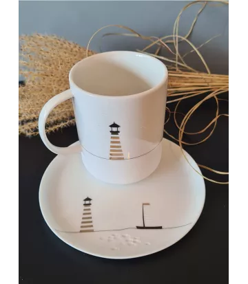 Tasse en porcelaine voilier