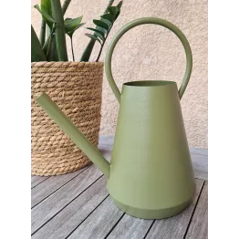 Arrosoir en métal vert