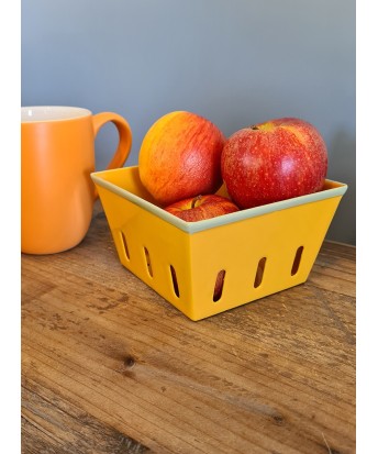 Corbeille en métal jaune