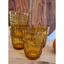 Verre jaune fantaisie