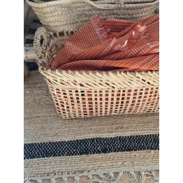 Petit panier de rangement en bambou