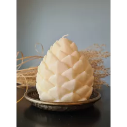 Bougie pomme de pin