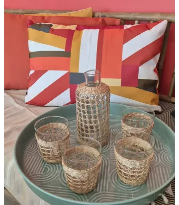 Pratique, colorée cette housse coussin extérieur apportera gaité et style à votre terrasse