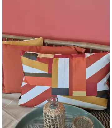 Pratique, colorée cette housse coussin extérieur apportera gaité et style à votre terrasse