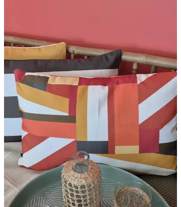 Pratique, colorée cette housse coussin extérieur apportera gaité et style à votre terrasse