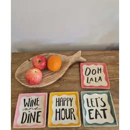 Set assiettes carrées en grès Bloomingville x 4, convivialité et design original