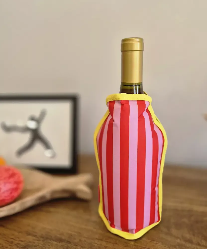 Découvrez ce manchon refroidisseur de bouteille aussi original que pratique