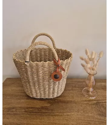 Pratique, élégant, eco-responsable ce mini sac tressé va vous séduire