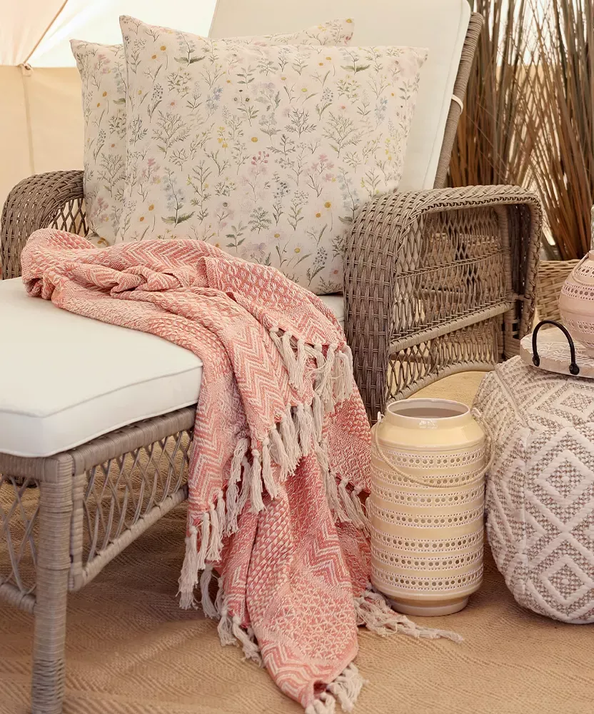 Atout charme pour ce plaid rose en coton
