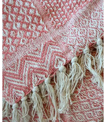 Atout charme pour ce plaid rose en coton