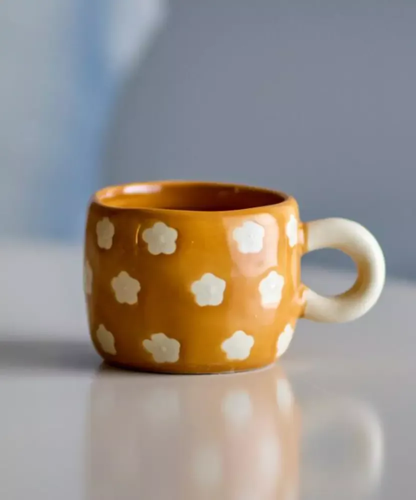 Mini tasse fleurie marron en grès Bloomingville