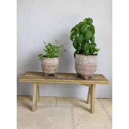 Cache pot naturel en terre cuite sur pieds modèle Evron. Modèle médium