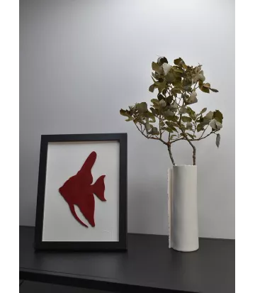 Poisson en bois peint prune cadre noir 18 * 24