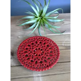 Dessous de plat fonte rouge en forme de fleur