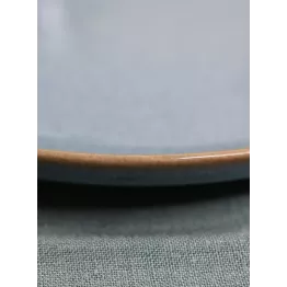 Assiette émaillée plate en grès couleur eucalyptus